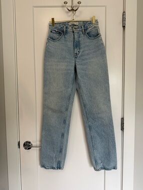 Abercrombie & Fitch Light Blue Ultra High Rise '90s Straight Jeans